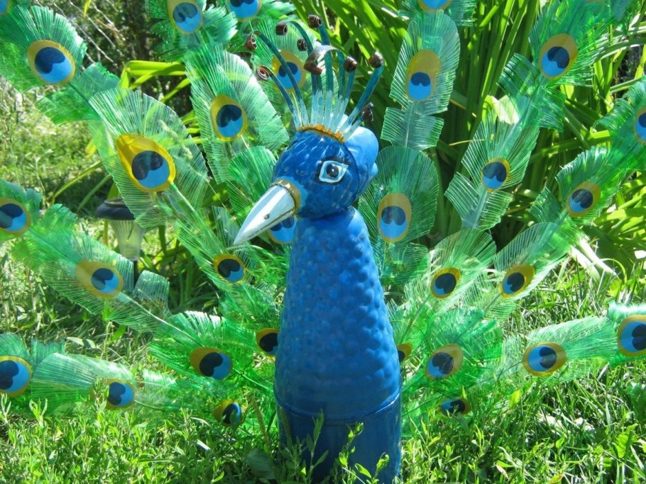 Поделка из пластиковой бутылки