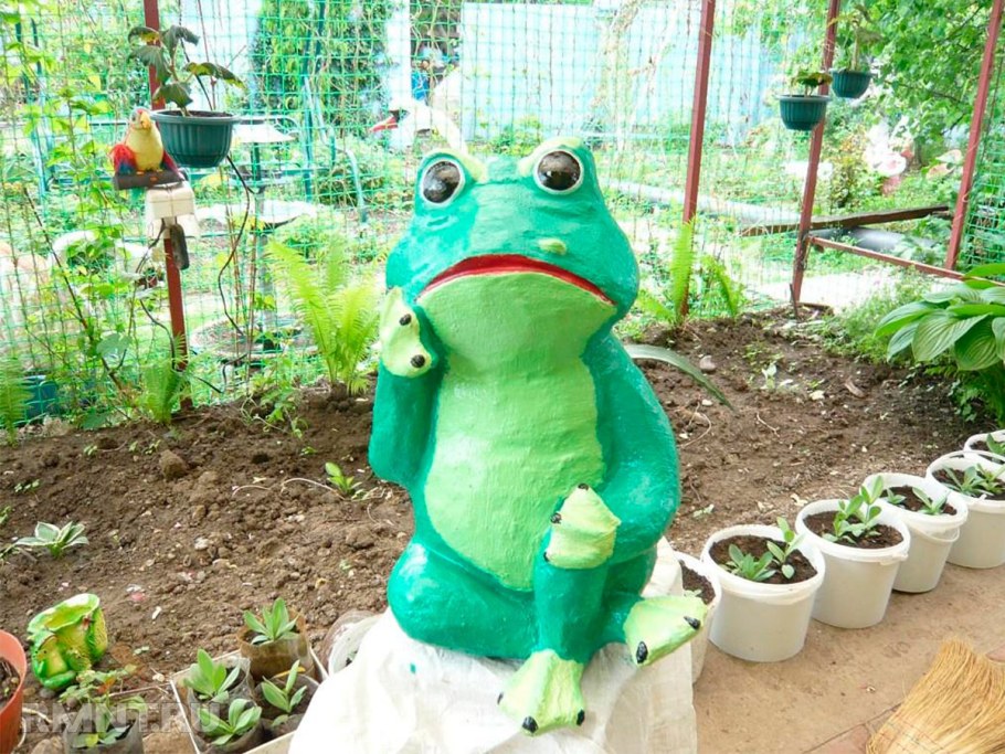 Декор для сада из пластиковых бутылок