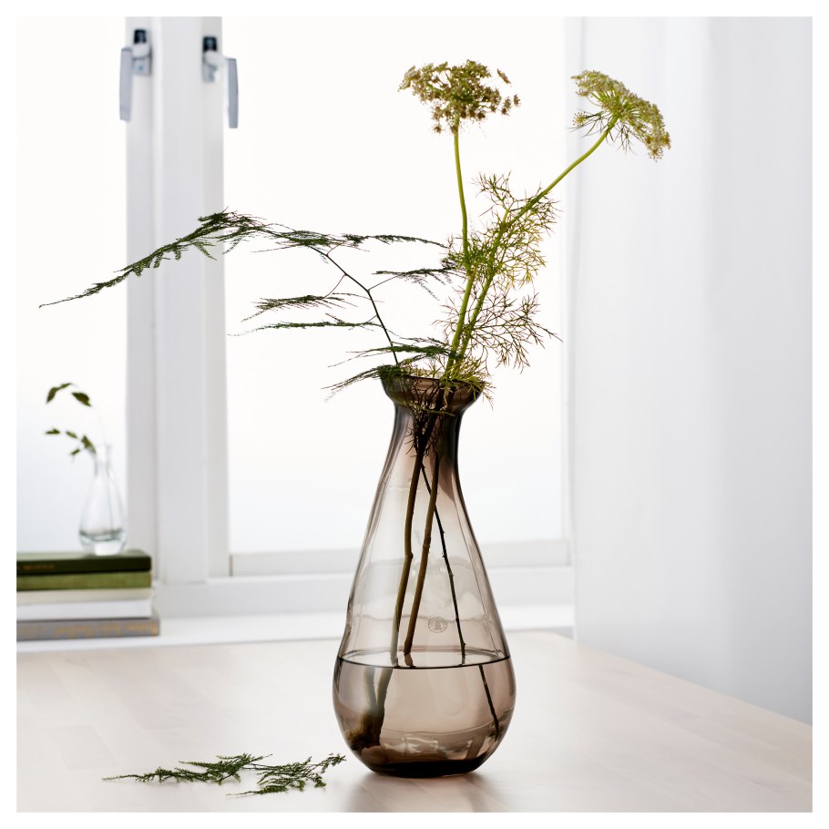 Икебана с орхидеей