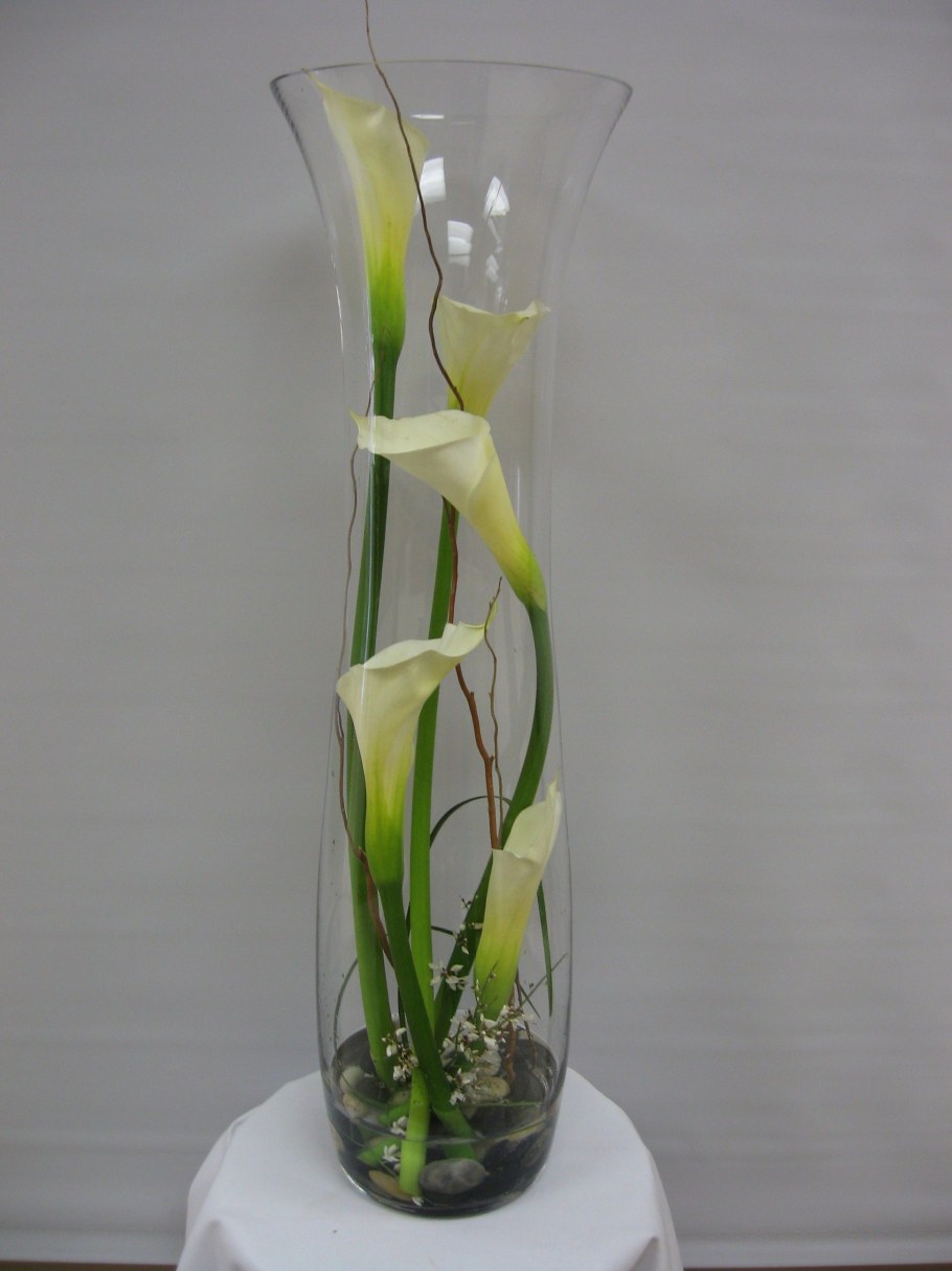Композиция в стеклянной вазе