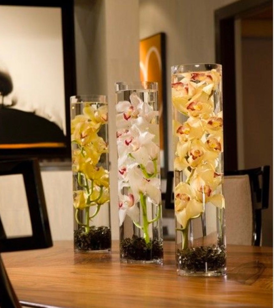 Композиция в стеклянной вазе