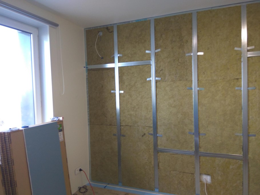 Оклеечная звукоизоляция стен