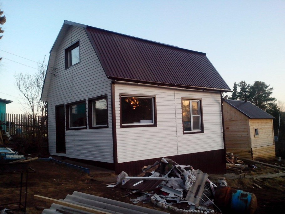 Дачный домик из сайдинга