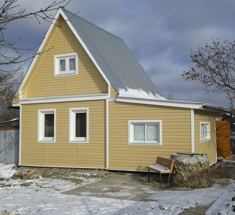 Дача обшитая сайдингом