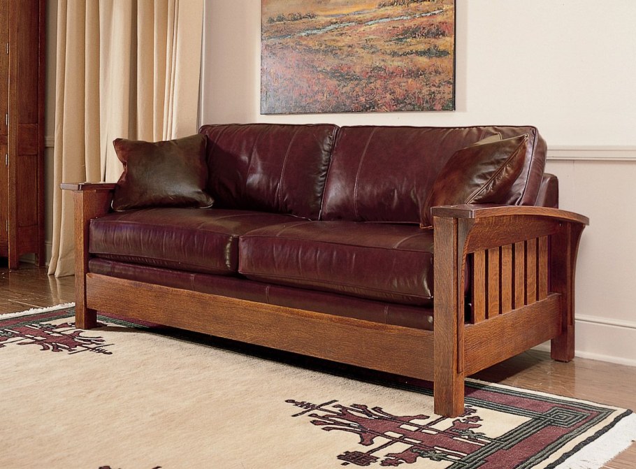 Диван из тика