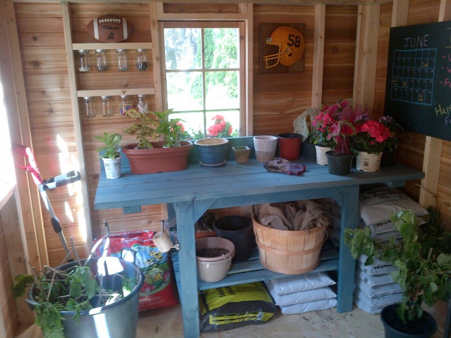 Домик мастерская на даче