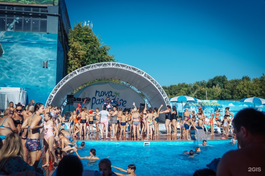 Бассейн в школе нового века Энгельс