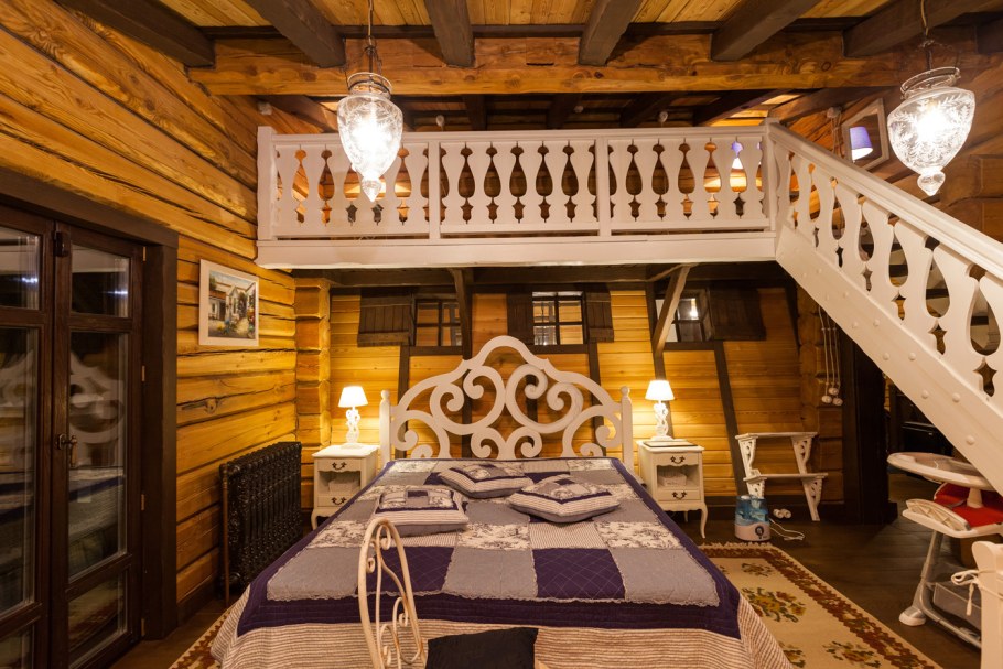 Резная мебель вруском стиле