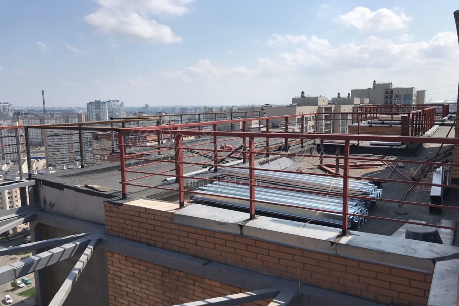 Ограждение кровли сбоку парапета ф.Оптима