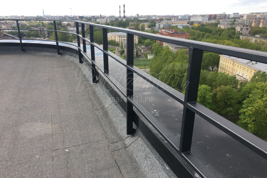 Ограждение кровли сбоку парапета ф.Оптима