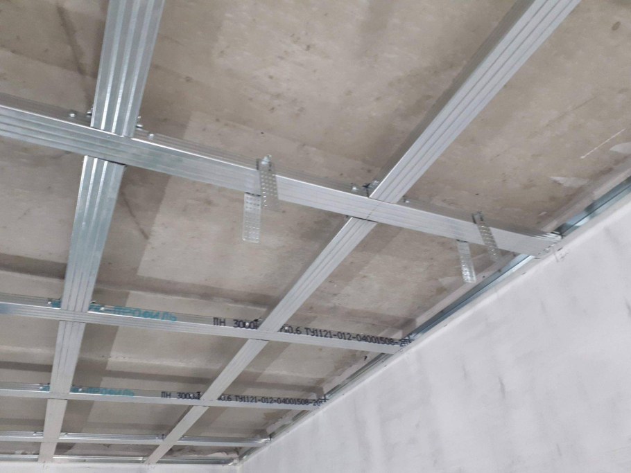 Типы крепления потолочного светильника Армстронг