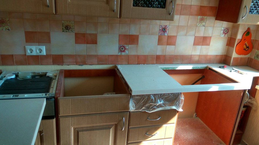 Демонтаж столешницы на кухне