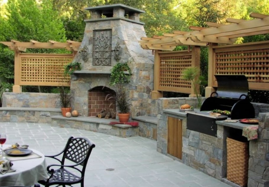 Зона барбекю на даче