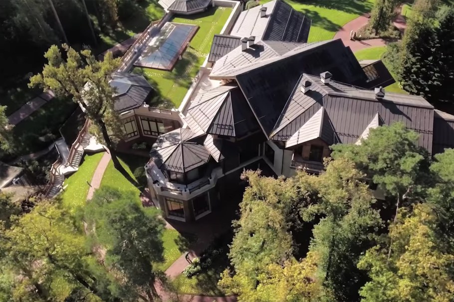 Особняк Дмитрия Медведева на Рублевке