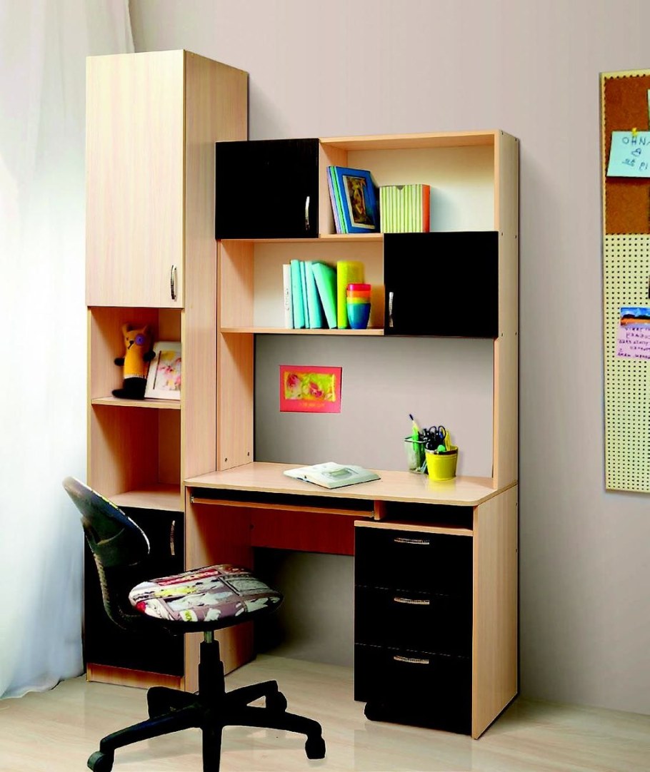 Стол письменный для школьника