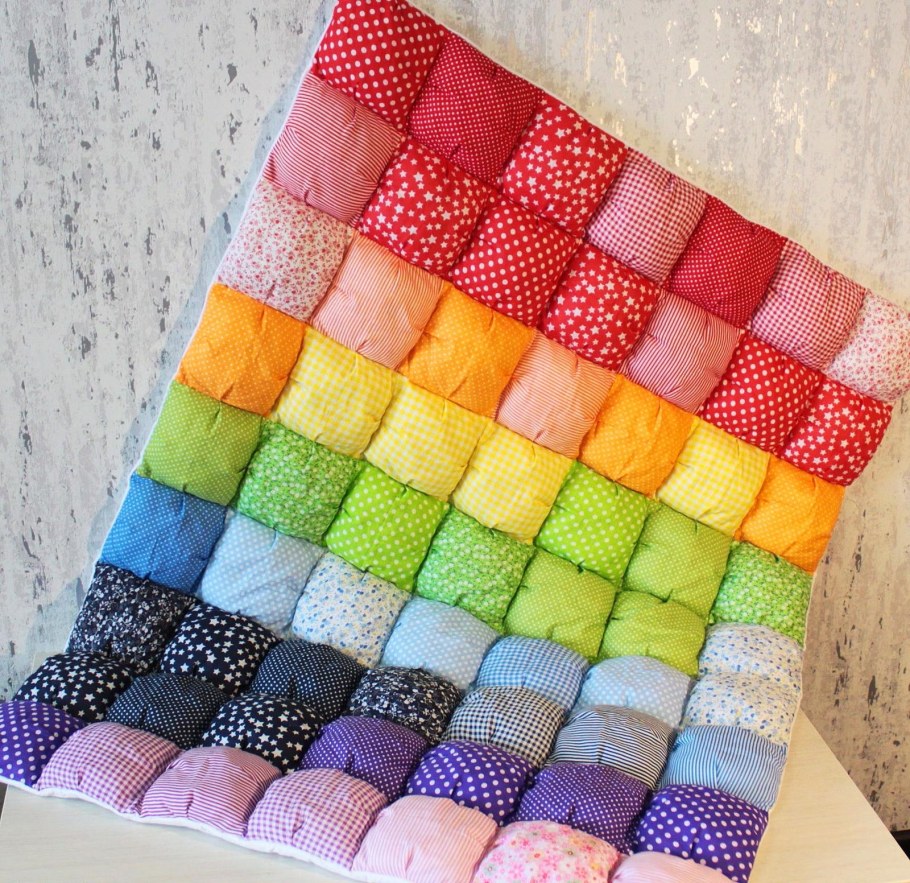 Покрывало из кусочков ткани