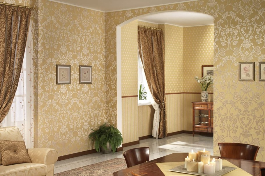 Оклейка стен разными обоями