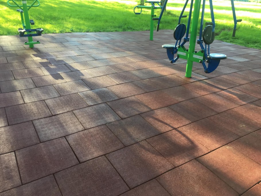 Плитка тротуарная прорезиненная