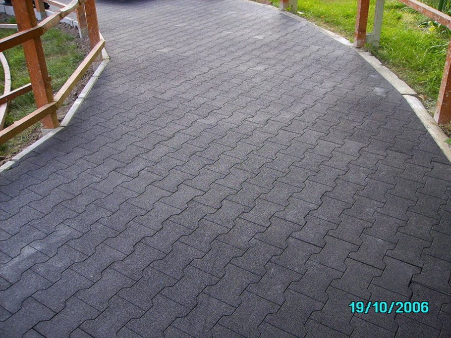 Резиновые пешеходные дорожки