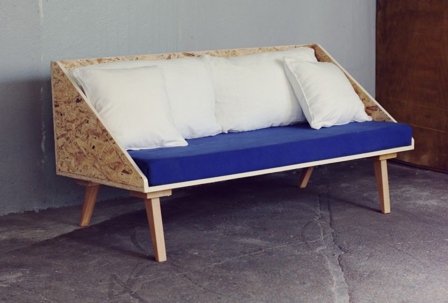 Складная деревянная кровать