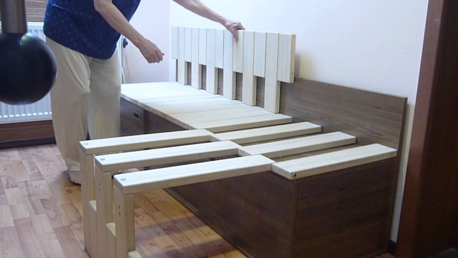 Диван раскладной дерево