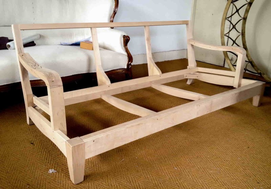 Раздвижная кровать из досок