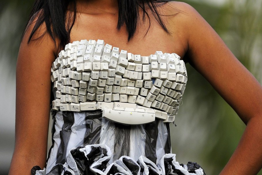 Платье из хлама