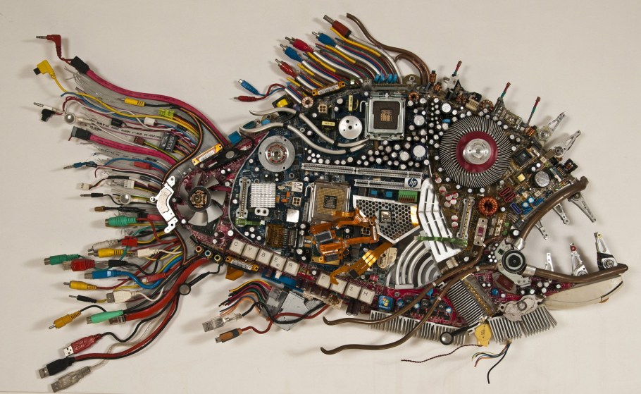 Панно из деталей компьютера