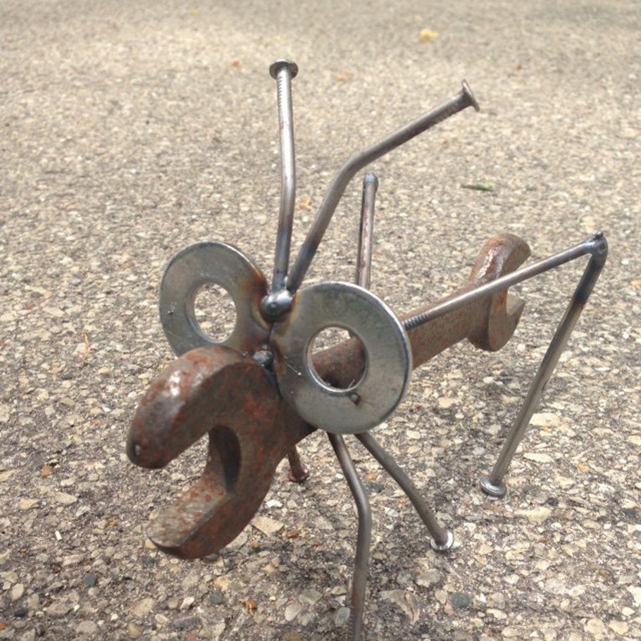 Столик из шестеренок