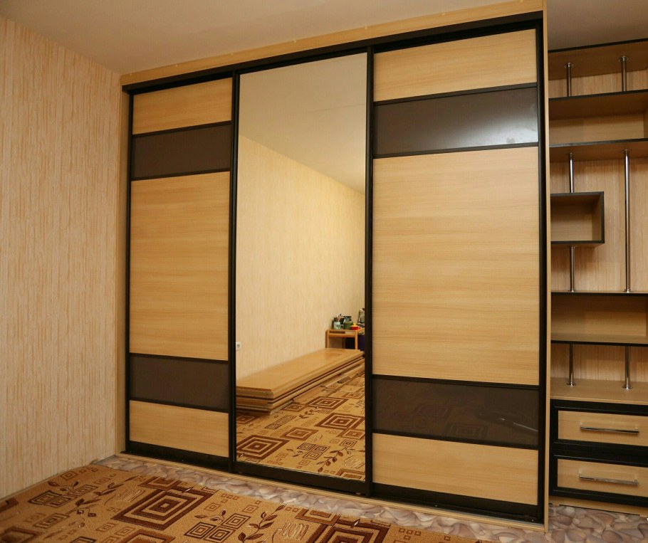 Встроенный шкаф