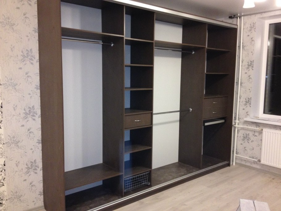 Собранный шкаф