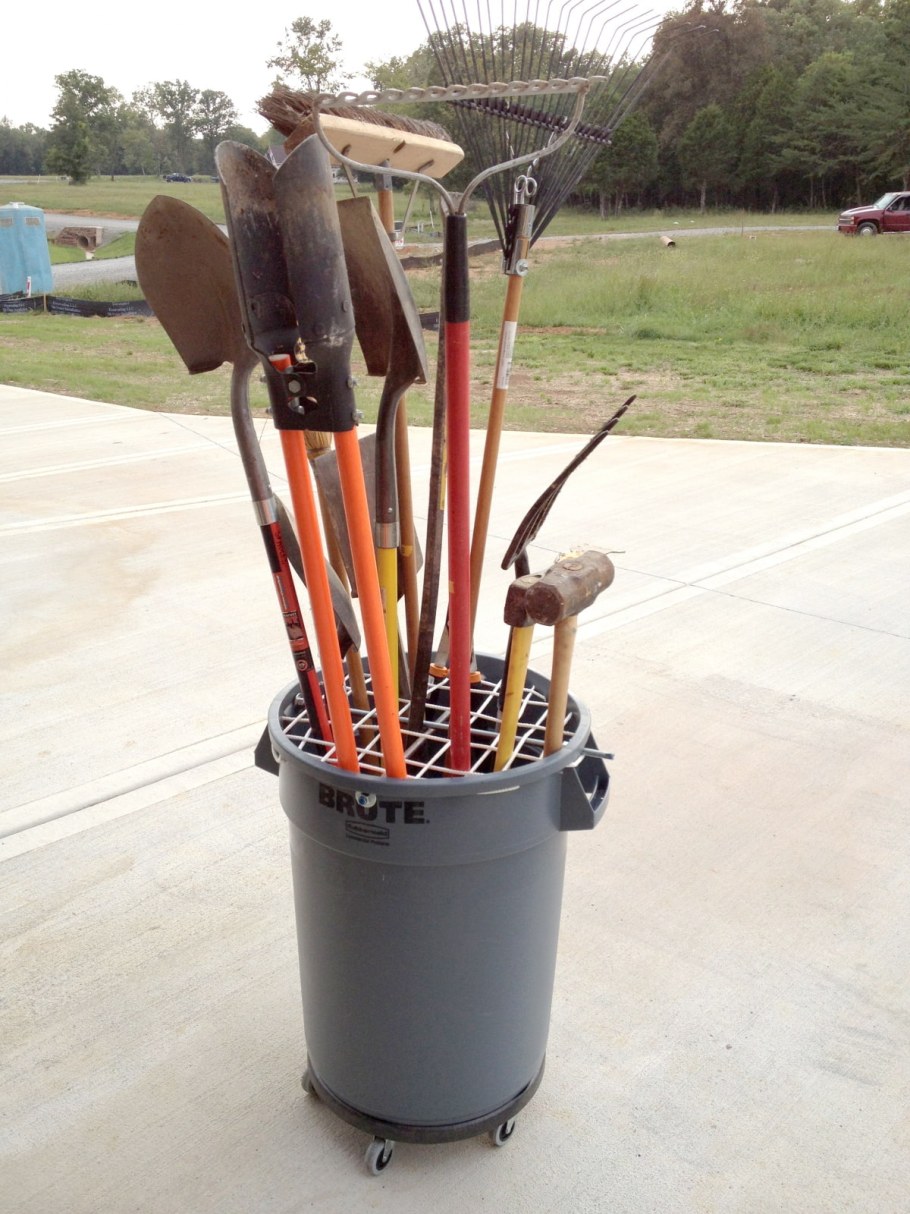 Хранение садового инструмента