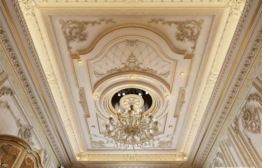 Лепнина на потолке