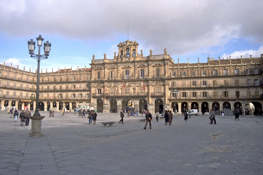 Испанских алтарях— ретабло