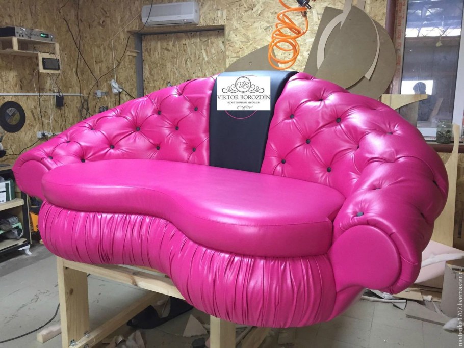 Модульный треугольный диван