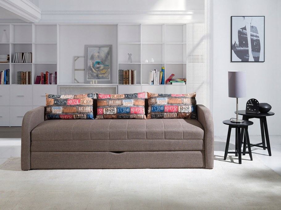 Диван с откидным подголовником