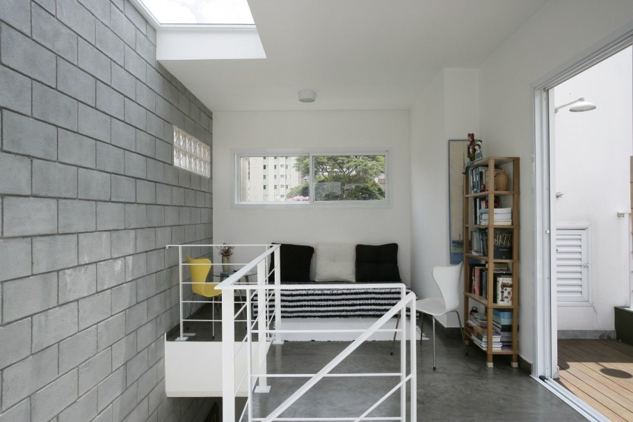 Интерьер крашеный газобетон