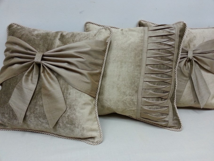 Необычные диванные подушки