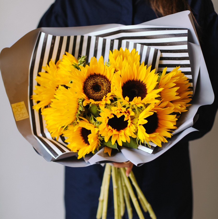 Композиция из подсолнухов