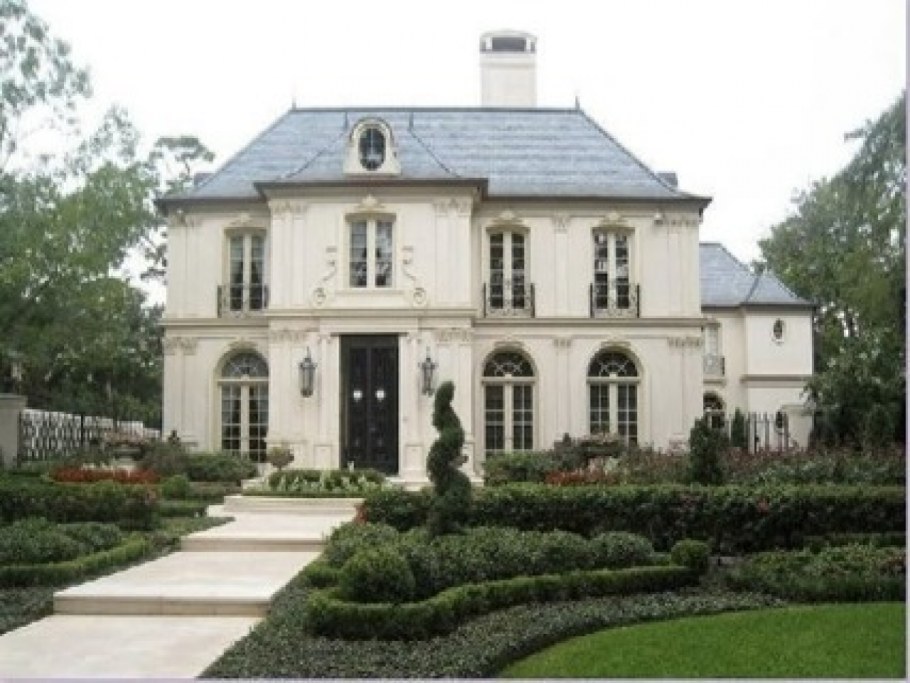 Французский Шато фасад