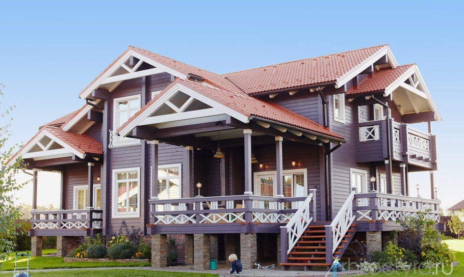 Красивые фасады деревянных домов