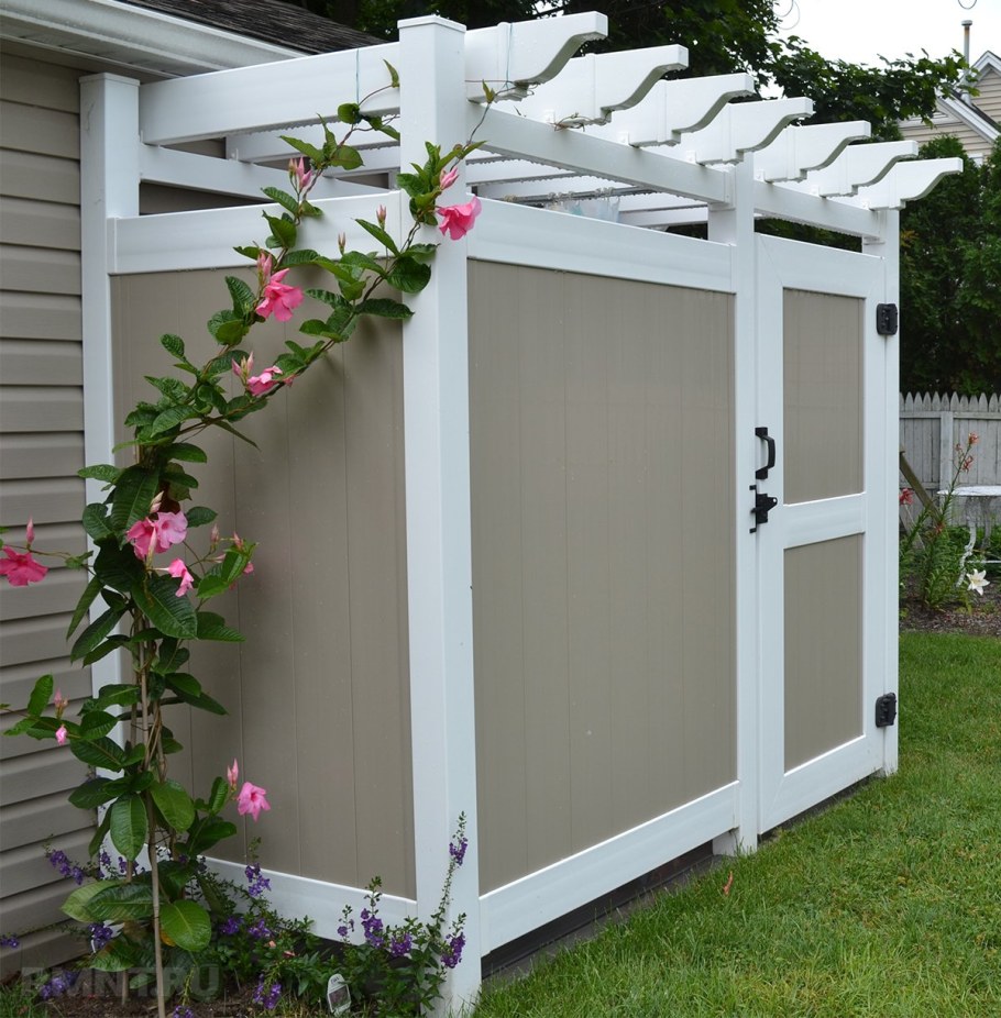 Душ с раздевалкой для дачи