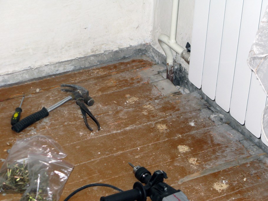 Выравнивание деревянного пола