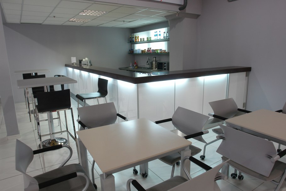 Небольшие барные стойки для кафе