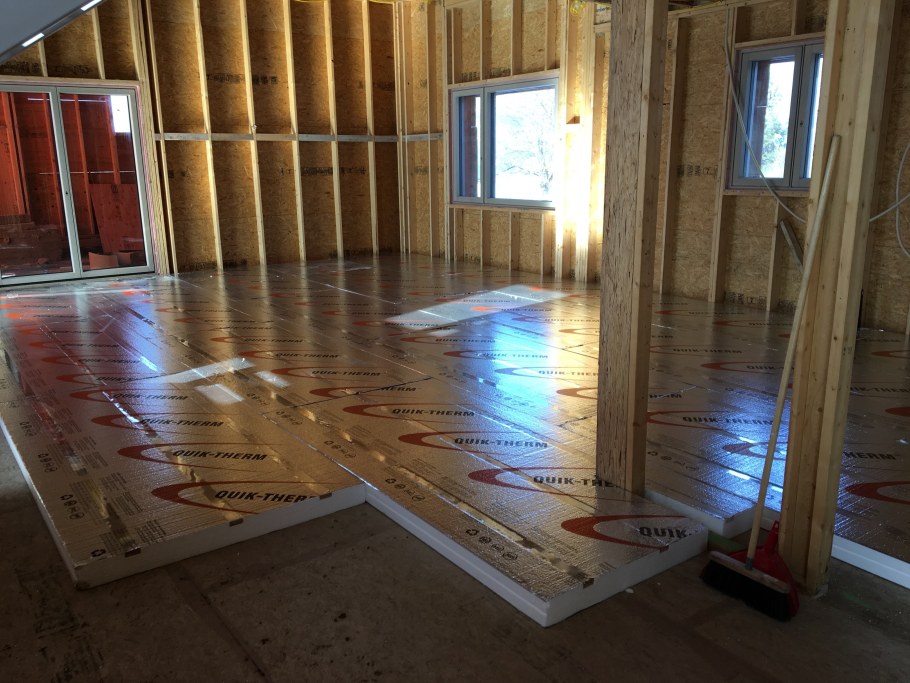 Варианты пола в дачном домике