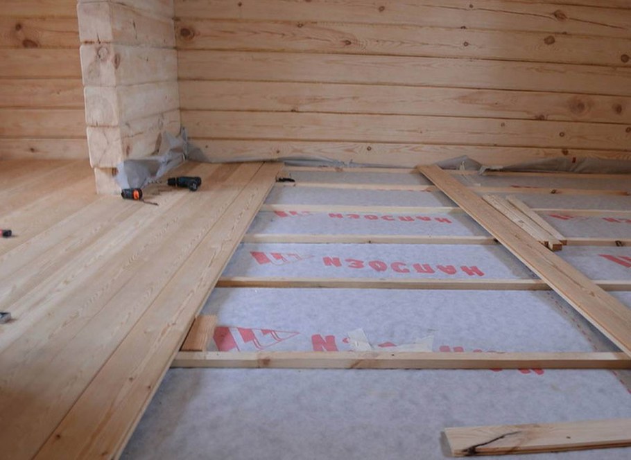 Деревянный пол на даче