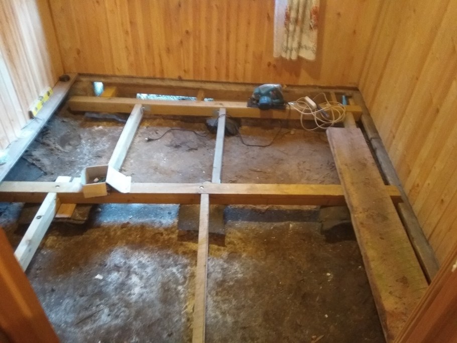 Ламинат в деревянном доме