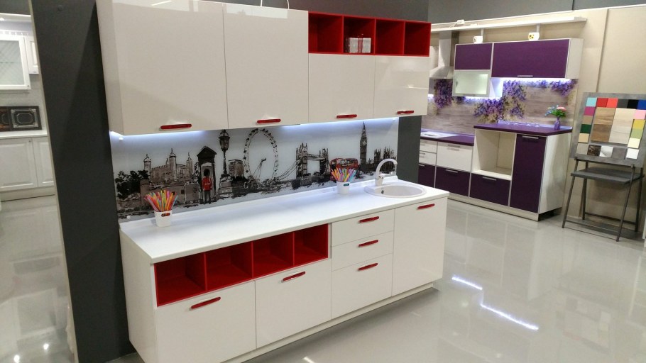 Кухонные гарнитуры для выставки
