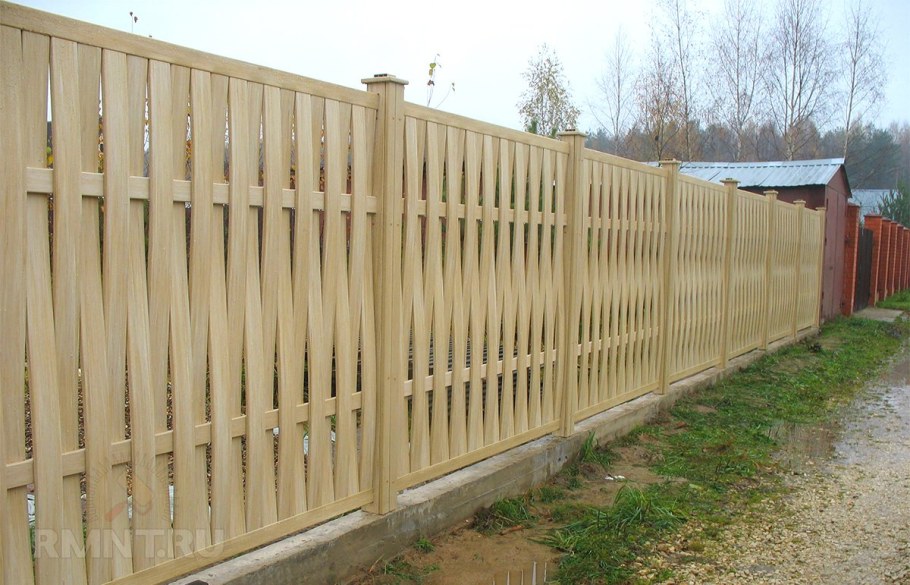 Деревянный забор для дачи