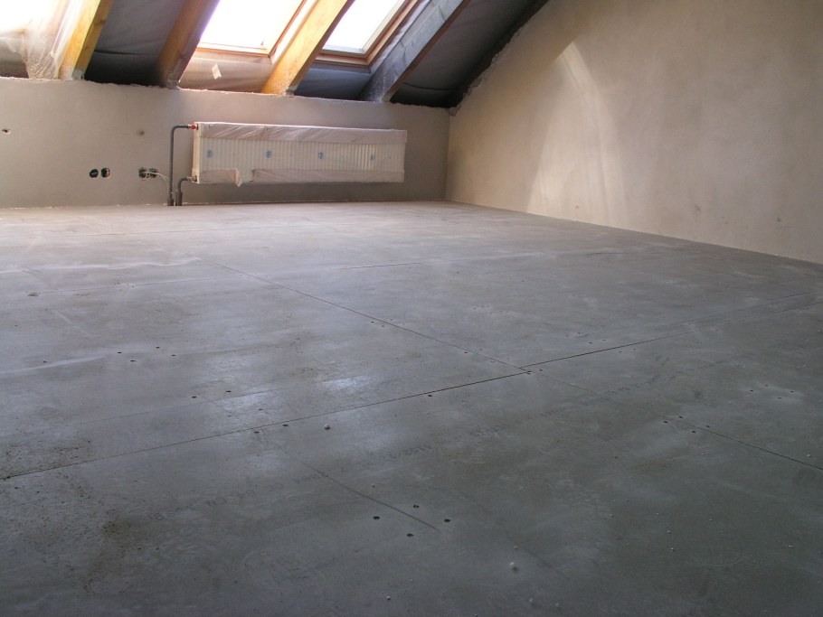 Бетонное помещение